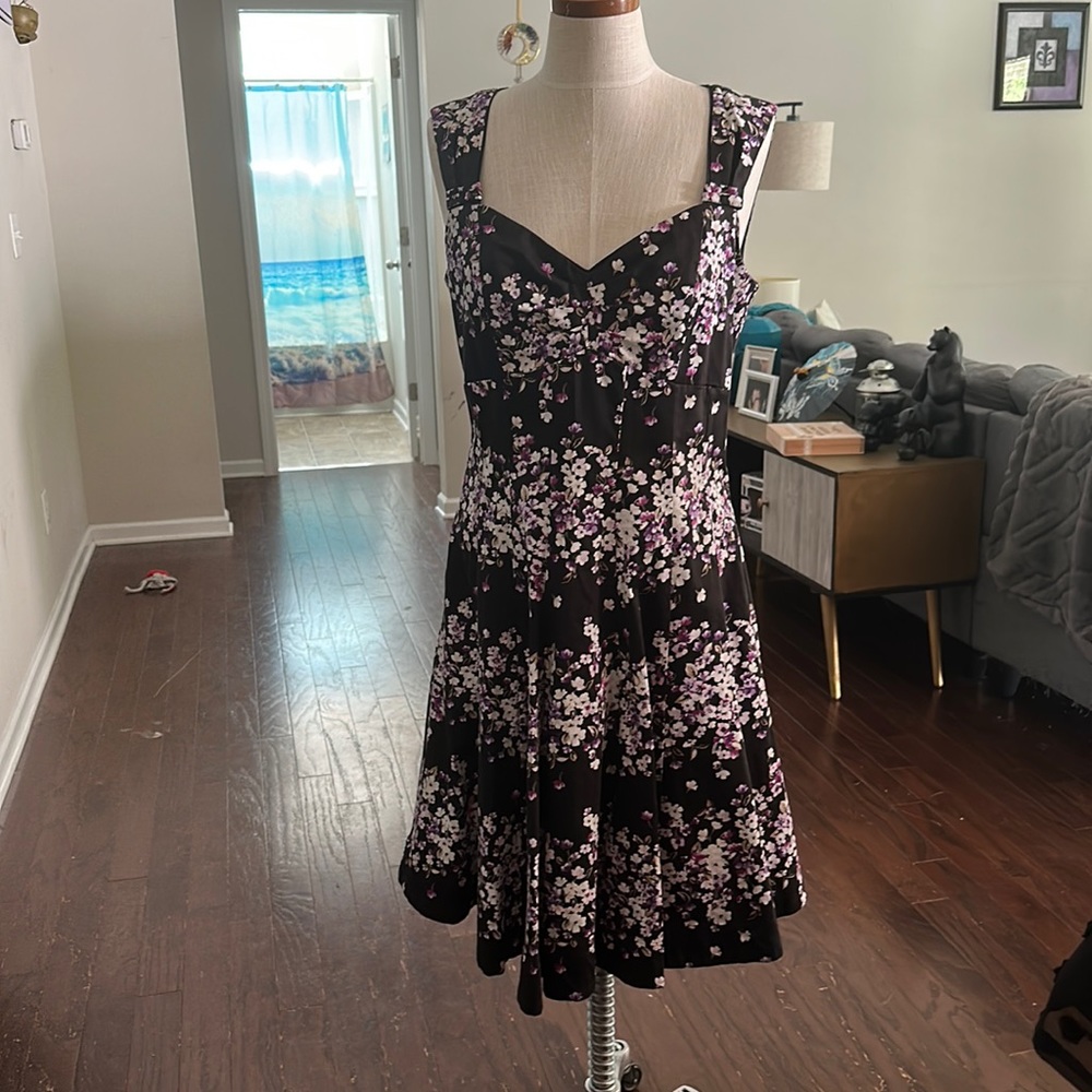 Beautiful Floral print cocktail dress from White House black market